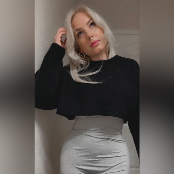 Meet your Posher, Carlie - Picture 2 of 5